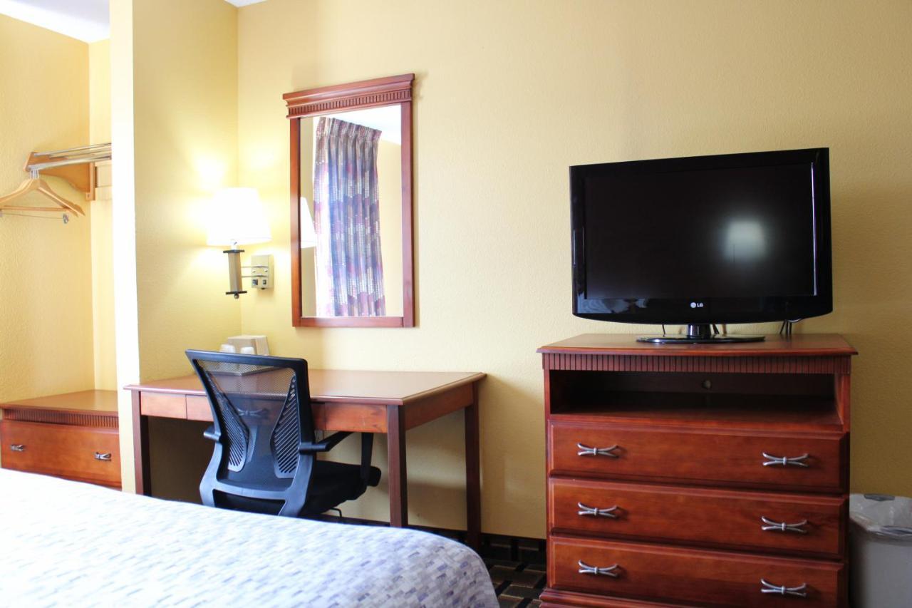 Motel Hometown & 2*